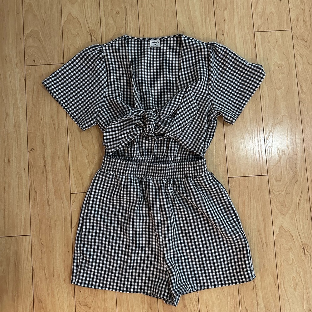 Hurley Black and White front tie Romper
